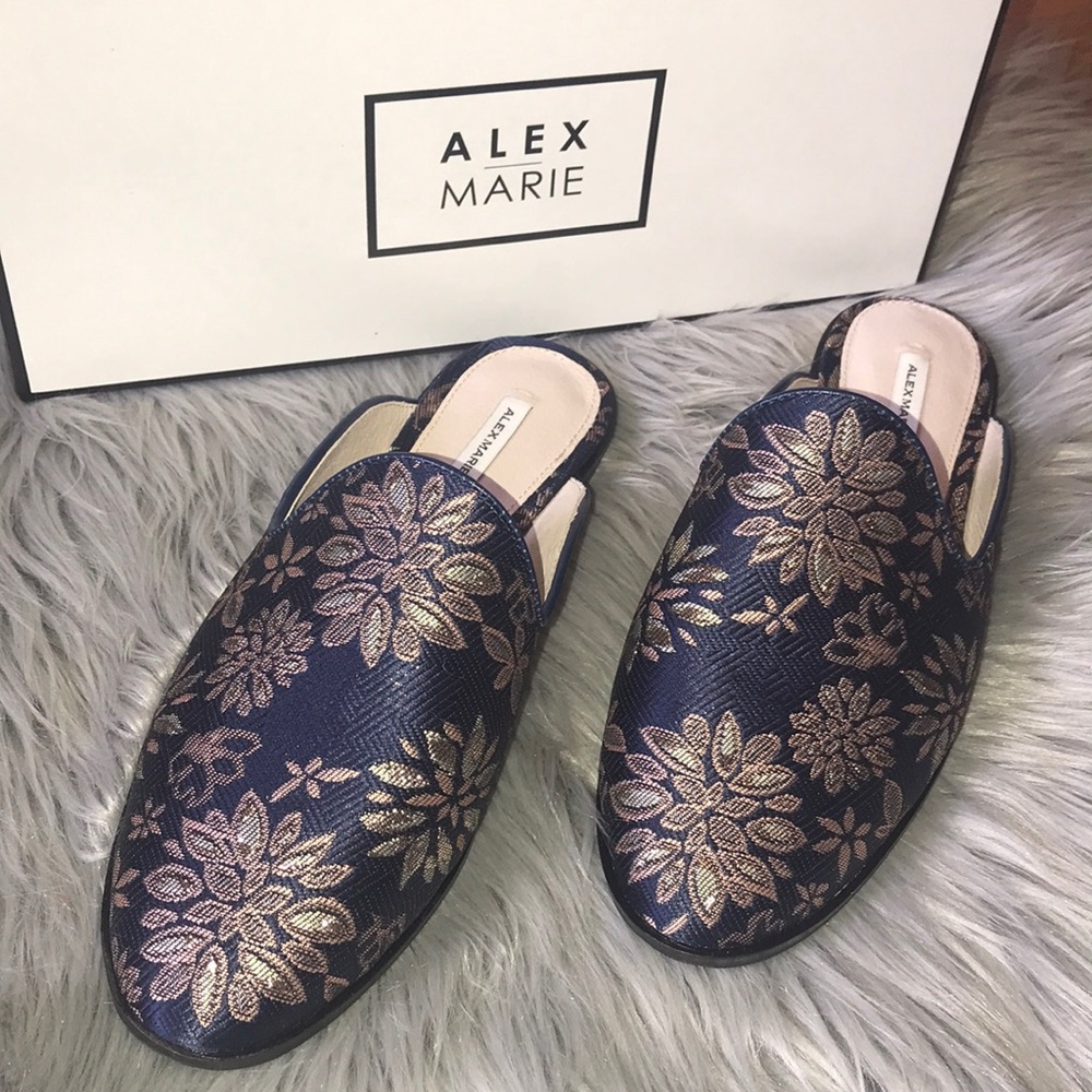 NIB Alex Marie slides